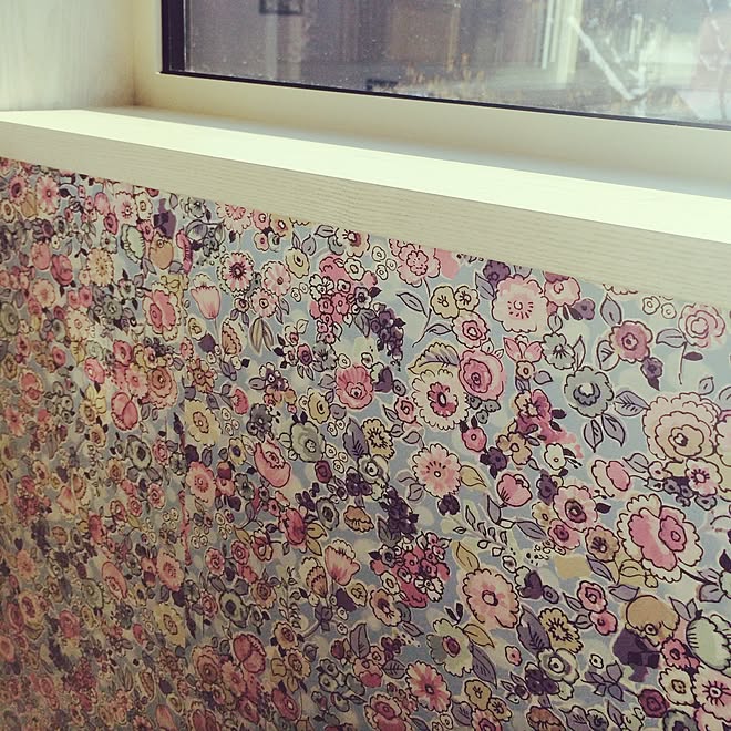 壁 天井 花柄 壁紙 一面だけ柄の壁紙のインテリア実例 14 12 14 17 09 21 Roomclip ルームクリップ
