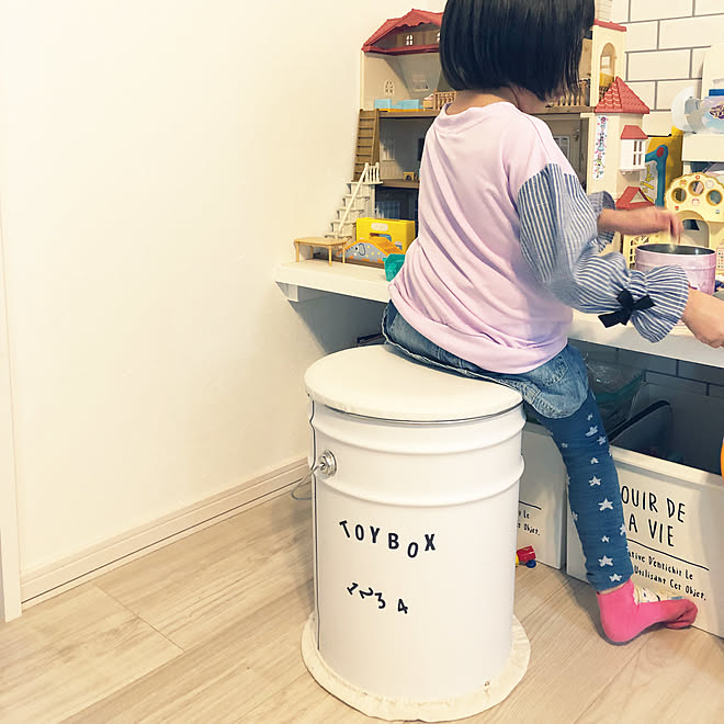 スツール 山善ペール缶 シルバニアファミリー シャンブル おもちゃ収納 などのインテリア実例 18 11 04 16 10 56 Roomclip ルームクリップ