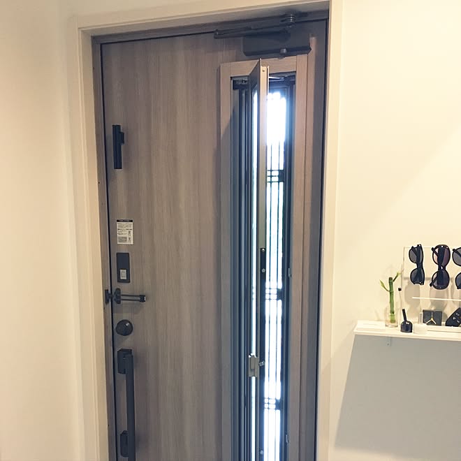 玄関 入り口 換気窓 玄関ドア ドアベル シンプル などのインテリア実例 16 09 14 23 37 22 Roomclip ルームクリップ