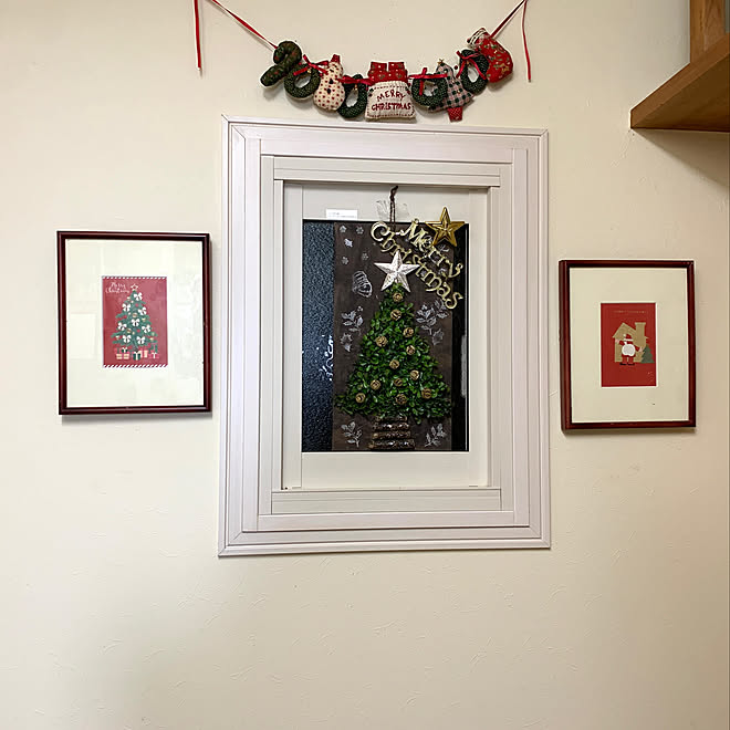 お金を掛けないインテリア クリスマスボード手作り 布製クリスマスガーランド 室内窓のある暮らし ハンドメイドのある暮らし などのインテリア実例 12 06 11 35 23 Roomclip ルームクリップ