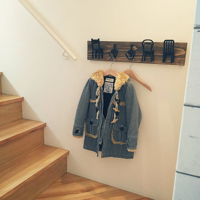 玄関 入り口 ハンガーフックdiy Ikeaのフック ミルクペイントアンティークメディウム 壁美人 などのインテリア実例 18 03 07 10 35 38 Roomclip ルームクリップ