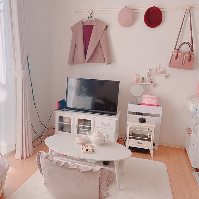リビング 一人暮らし かわいい 女子部屋 白い部屋 などのインテリア実例 22 01 03 13 29 47 Roomclip ルームクリップ