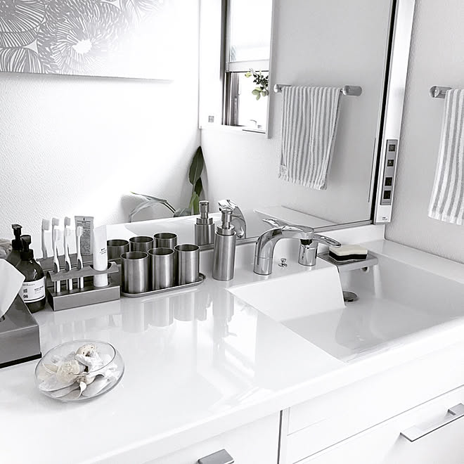 バス トイレ シンプルインテリア ホワイトインテリア シルバー小物 洗面台 などのインテリア実例 18 03 04 23 12 47 Roomclip ルームクリップ