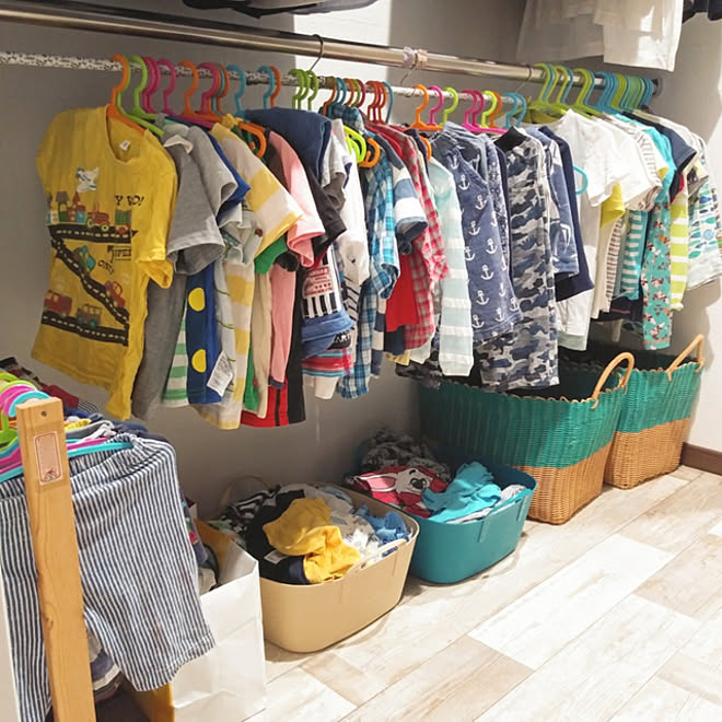 部屋全体 こども服収納 衣装部屋 こどもと暮らす 吊り下げ収納 などのインテリア実例 21 09 12 22 52 09 Roomclip ルームクリップ