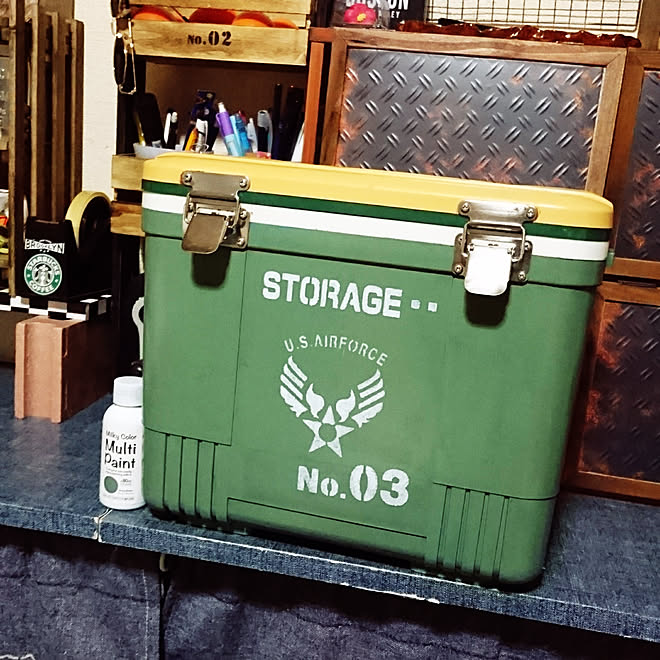 クーラーボックス リメイク ダイソーマルチペイント アーミーグリーン ハンドメイド などのインテリア実例 19 11 30 17 49 59 Roomclip ルームクリップ