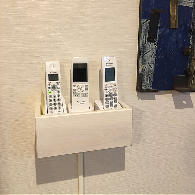 収納diy 収納アイデア 配線隠しdiy 配線隠し 電話台スペース などのインテリア実例 03 06 06 51 42 Roomclip ルームクリップ