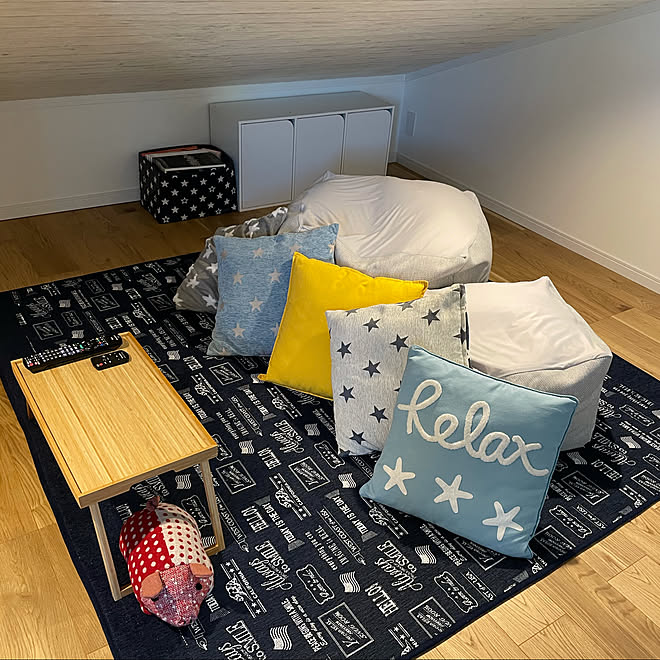ほし☆/IKEAのテーブル/ニトリのビーズクッション/ニトリのクッションカバー/クッション&hellip;などのインテリア実例 20210228