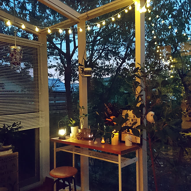 机 夜のリラックスタイム サンルーム お一人様cafeのインテリア実例 18 09 26 54 48 Roomclip ルーム クリップ 机 夜のリラックスタイム サンルーム お一人様cafeのインテリア実例 18 09 26 54 48 Roomclip ルーム クリップ