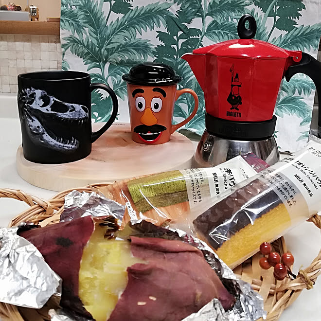 キッチン マグカップ Usjのマグカップ ディズニーランドのマグカップ Rcの出会いに感謝 などのインテリア実例 21 04 12 15 41 46 Roomclip ルームクリップ