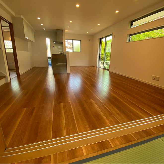 引越し前 18畳リビング フロアコーティング ダウンライト 新築 などのインテリア実例 04 29 16 17 30 Roomclip ルームクリップ