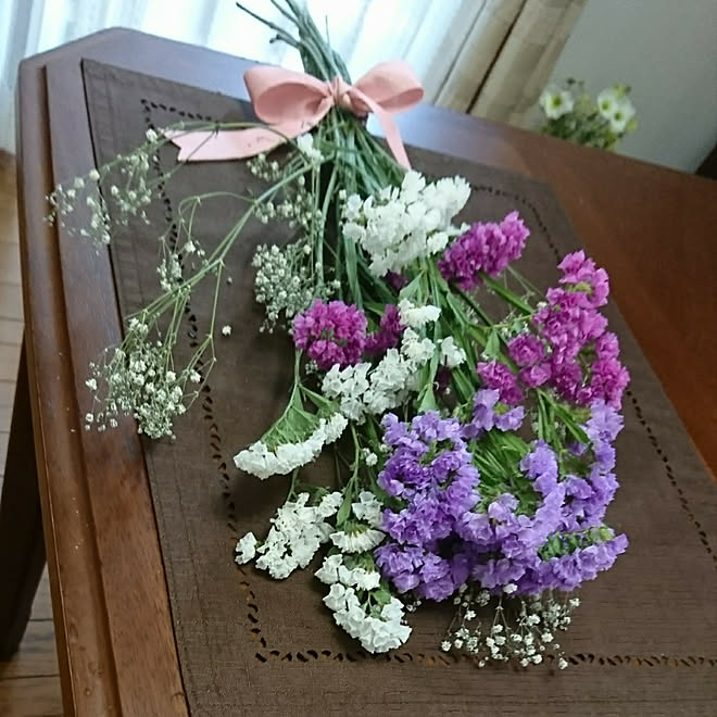 棚 かすみ草 スターチス ドライフラワー 花のある暮らしのインテリア実例 12 23 14 10 27 Roomclip ルームクリップ