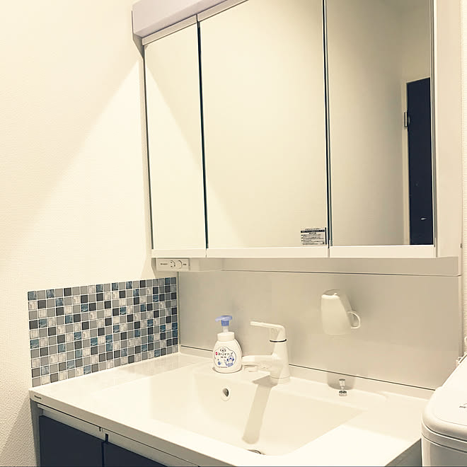 建売だけどオシャレハウスを目指します 洗面所diy タイルシート Diy バス トイレ などのインテリア実例 07 17 13 18 08 Roomclip ルームクリップ