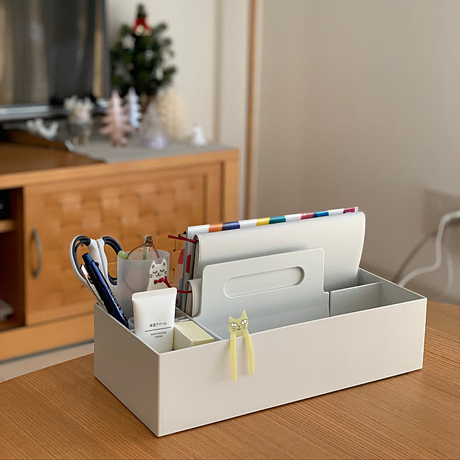 収納キャリーボックス 家計簿 手帳 無印良品 机のインテリア実例 19 11 21 11 05 01 Roomclip ルームクリップ