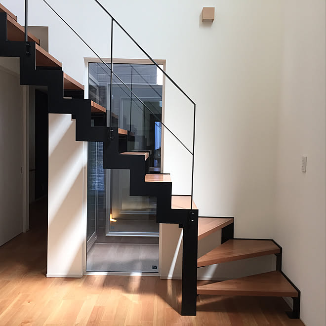 リビング リビング階段 大きな窓 新築一戸建て スチール階段 などのインテリア実例 18 03 30 15 54 52 Roomclip ルームクリップ