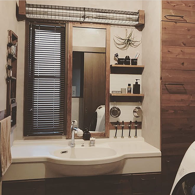 ワトコオイル 洗面所セルフリノベ 照明カバーリメイク Rc千葉支部 ブラインド などのインテリア実例 19 07 12 18 29 18 Roomclip ルームクリップ