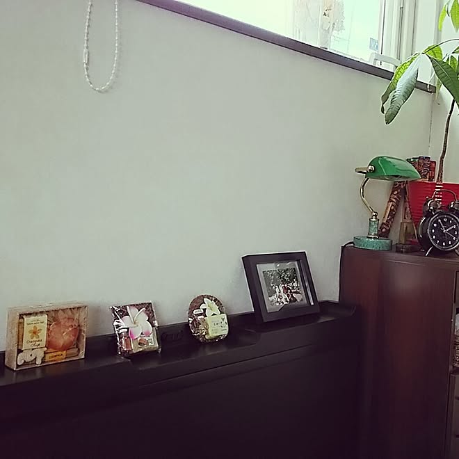 ベッド周り/100均 /観葉植物/バリ&ハワイアンMIXが好き。/目覚まし時計...などのインテリア実例 - 2016-03-11 14:00:55