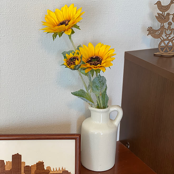 花瓶 ひまわり フェイクフラワー いなざうるす屋さん 棚 などのインテリア実例 08 02 08 56 43 Roomclip ルームクリップ