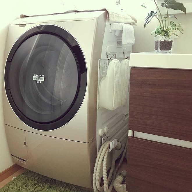 洗濯機の横 マグネットフック 隙間収納 収納アイデア ワイヤーネットdiy などのインテリア実例 02 19 11 39 29 Roomclip ルームクリップ