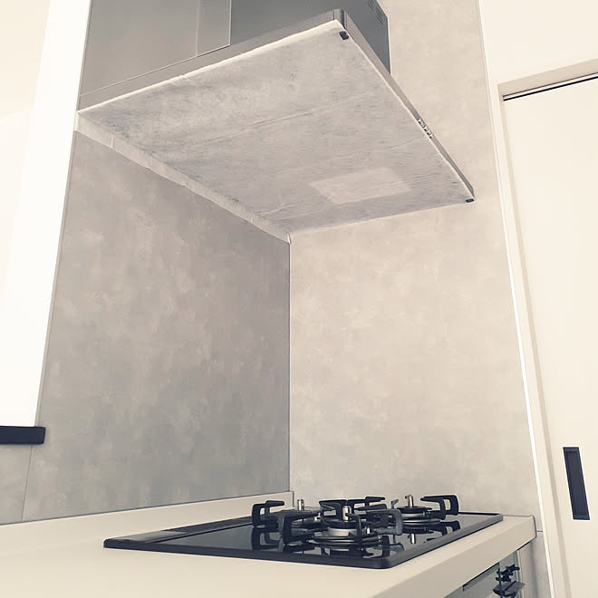 キッチン 注文住宅 マイホーム新築 モノトーン 白黒 換気扇フィルター などのインテリア実例 21 03 01 19 03 50 Roomclip ルームクリップ