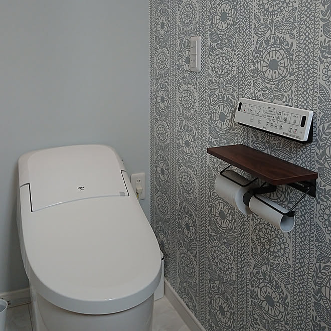 トイレ Lixilトイレ アクセントクロス ブルーグレー バス トイレのインテリア実例 19 06 15 10 46 27 Roomclip ルームクリップ