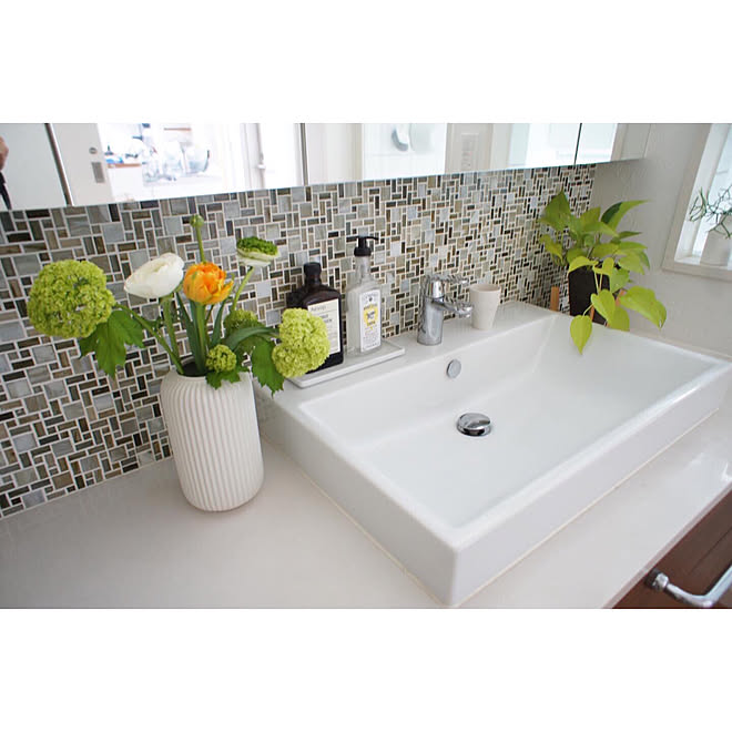 洗面所インテリア 花を飾る 暮らしに花を 花と暮らす 花と緑のある暮らし などのインテリア実例 03 08 10 22 50 Roomclip ルームクリップ