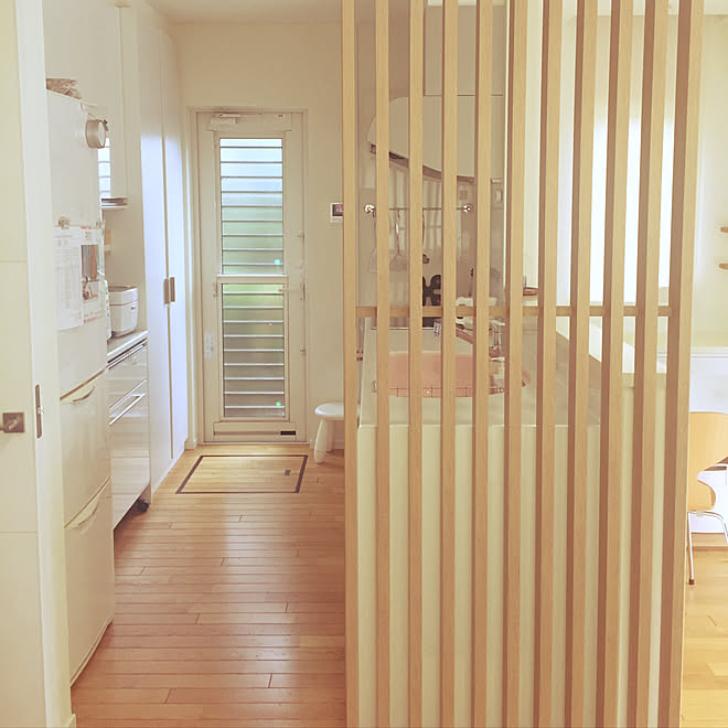 キッチン 格子スクリーン わんこと暮らす家 北欧インテリア 無垢の床 などのインテリア実例 17 10 21 19 32 31 Roomclip ルームクリップ