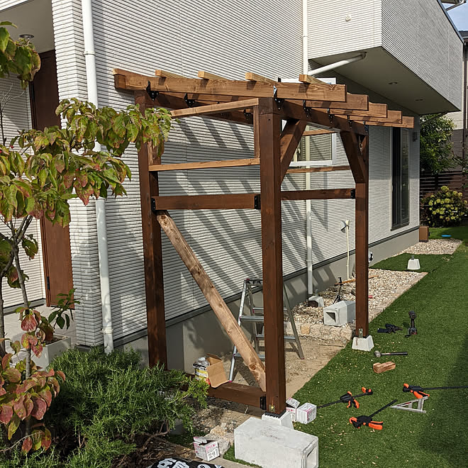 Diy 2 4材棚 庭 サイクルポート サイクルポートdiy などのインテリア実例 09 24 22 31 37 Roomclip ルームクリップ