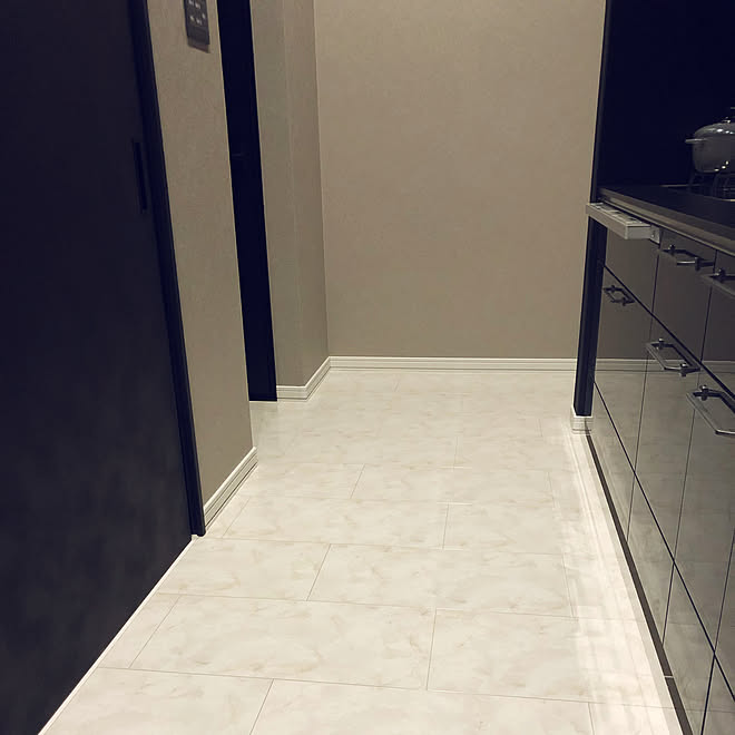 アーキスペックフロア ホワイトオニックス柄 床材 Panasonic キッチンのインテリア実例 01 23 06 01 Roomclip ルームクリップ