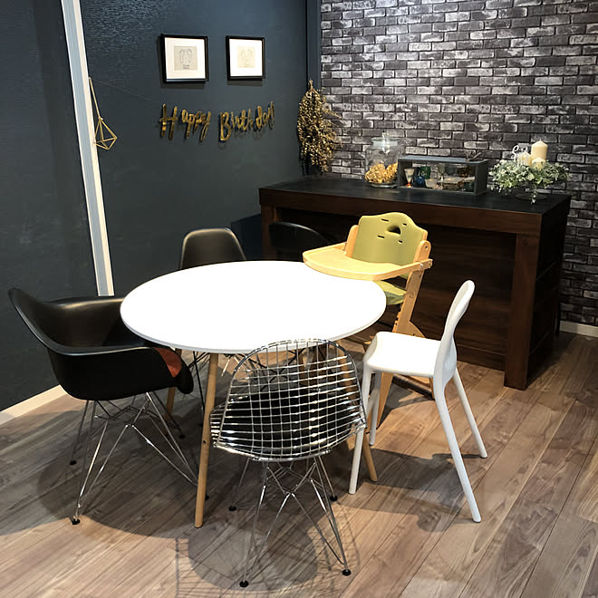 バーカウンターテーブル ミルクペイント 壁塗装diy レンガ柄壁紙 アクセントクロス などのインテリア実例 19 12 06 19 30 46 Roomclip ルームクリップ