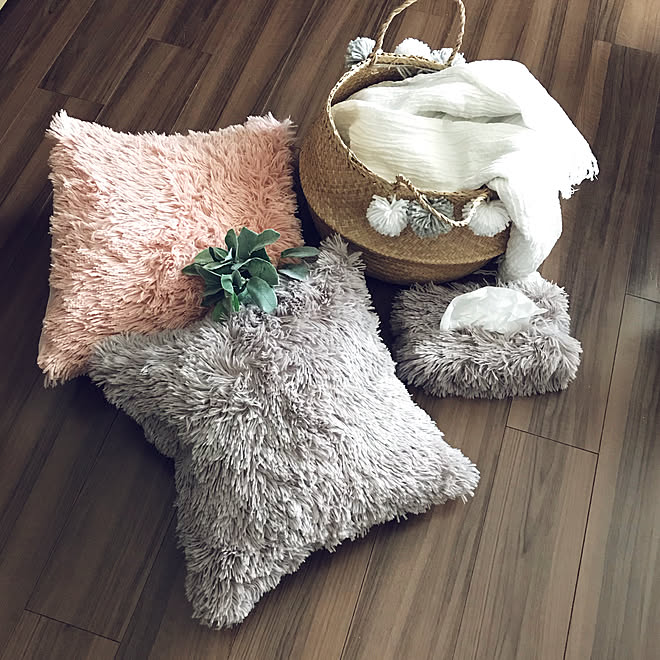 ピンク グレー ティッシュカバー クッションカバー かご収納 などのインテリア実例 19 09 23 00 57 18 Roomclip ルームクリップ