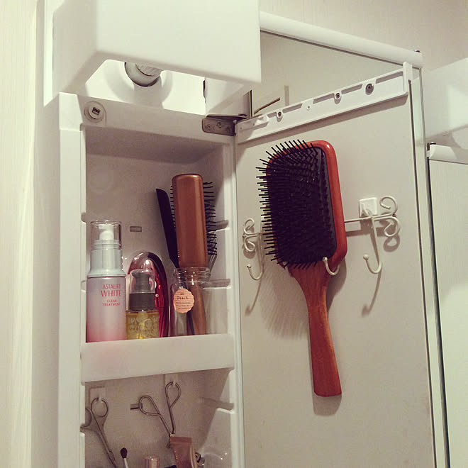 Aveda パドルブラシ ヘアブラシ おうち撮影クエスト セリア などのインテリア実例 08 10 23 39 34 Roomclip ルームクリップ