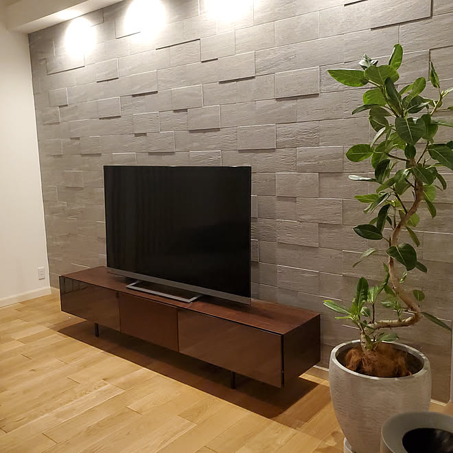 リビング エコカラット グレー テレビボード 観葉植物 などのインテリア実例 07 26 23 46 00 Roomclip ルームクリップ