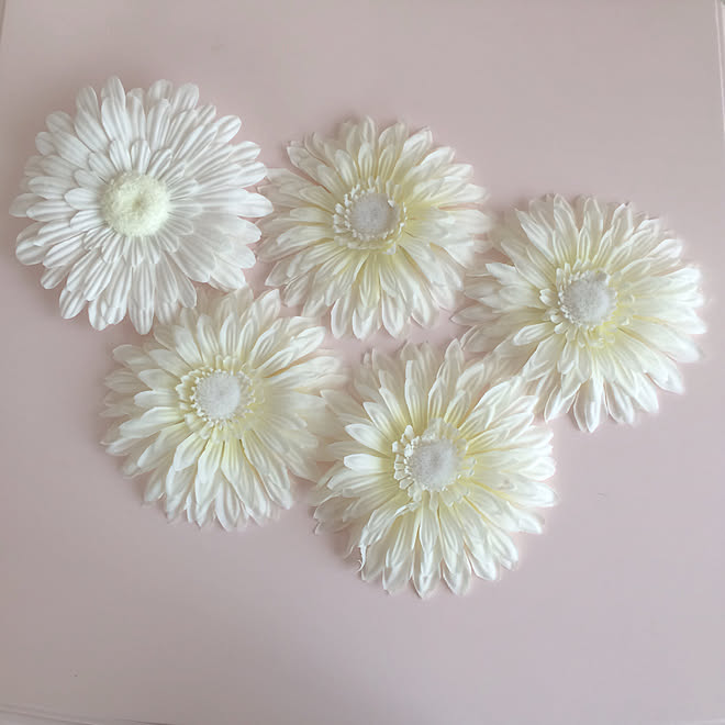 壁 天井 フランフランの造花 ウォールフラワー フランフラン ダイソー などのインテリア実例 18 09 01 08 44 25 Roomclip ルームクリップ