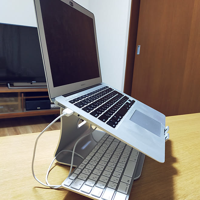 机 在宅ワーク Pcスタンド Macbook Air Macbookスタンド などのインテリア実例 04 21 22 09 24 Roomclip ルームクリップ 机 在宅ワーク Pcスタンド Macbook Air Macbookスタンド などのインテリア実例 04 21 22 09 24 Roomclip ルームクリップ