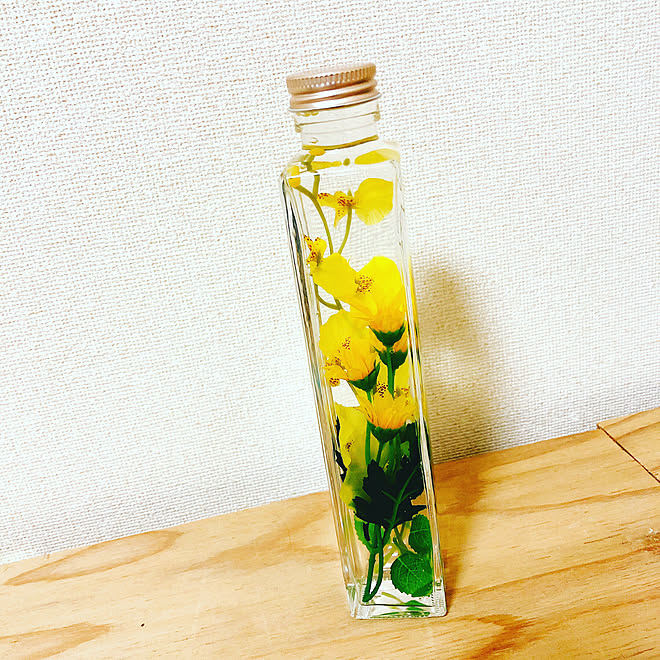 100均 空き瓶リメイク 空き瓶 洗濯のり ハーバリウム などのインテリア実例 21 03 22 00 01 Roomclip ルームクリップ