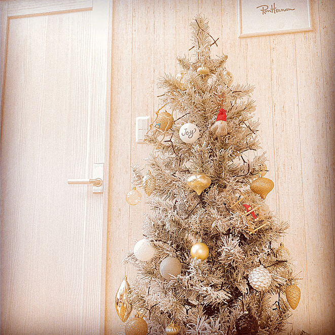 ロンハーマン ニトリ クリスマスツリー クリスマス ウッドワンのドア などのインテリア実例 19 12 13 13 37 35 Roomclip ルームクリップ