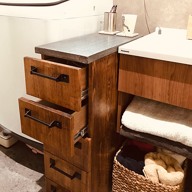 コレ Diyしたよ スライドレール 自作の取手 ホームセンターで揃う材料 洗面所隙間収納 などのインテリア実例 05 16 09 23 29 Roomclip ルームクリップ