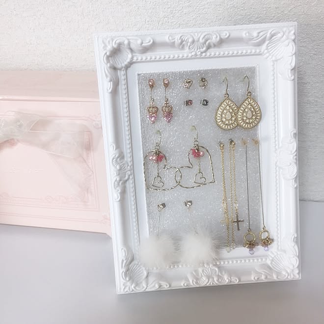 棚 フォトフレーム フォトフレームリメイク ピアスディスプレイ アクセサリースタンド などのインテリア実例 16 03 15 12 53 25 Roomclip ルームクリップ