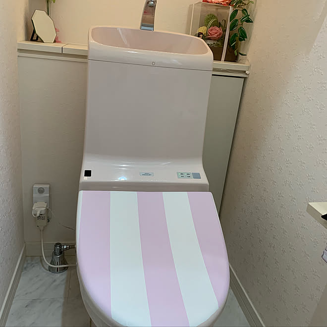 便座ふたカバー キズ隠し 汚れ隠し ピンクのトイレ ピンクストライプ などのインテリア実例 19 04 17 14 37 57 Roomclip ルームクリップ