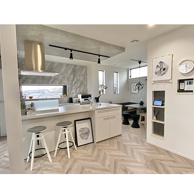 海外インテリアに憧れて 海外インテリア コンクリート壁紙 下がり天井 キッチン などのインテリア実例 03 31 01 05 50 Roomclip ルームクリップ