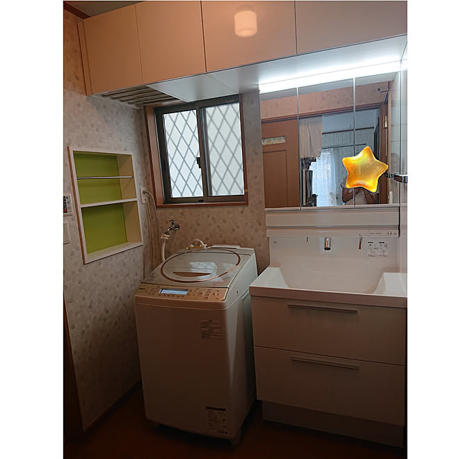 Lixil洗面台 スマートポケット サンゲツ壁紙 洗面所のリフォーム ニッチのインテリア実例 08 28 44 Roomclip ルームクリップ