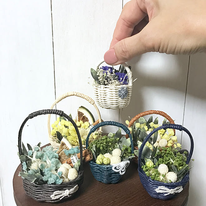 机 ディスプレイ ミニチュアカゴ エコクラフトカゴ ドライアレンジ などのインテリア実例 19 02 14 06 45 09 Roomclip ルームクリップ
