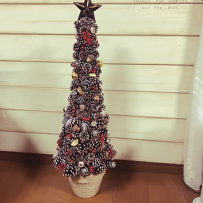 松ぼっくり 松ぼっくりツリー クリスマスツリー ハンドメイド Diy などのインテリア実例 11 26 17 23 23 Roomclip ルームクリップ