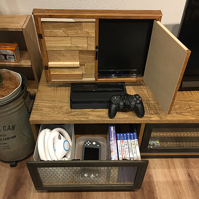 Diy リビング Tv隠し扉diy ゲーム機収納 見せる収納 などのインテリア実例 07 31 22 43 03 Roomclip ルームクリップ