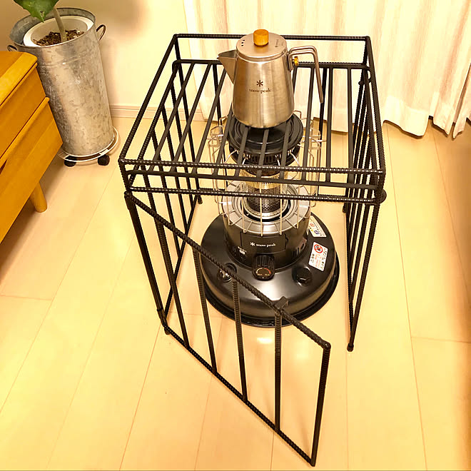 スノーピーク キャンプ用品の普段使い 里山エンジンストーブガード ストーブ リビング などのインテリア実例 11 24 18 56 59 Roomclip ルームクリップ