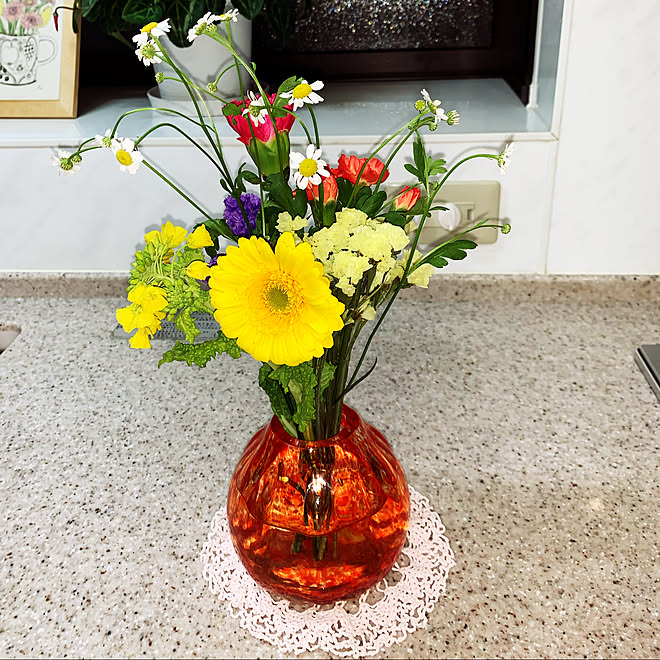小さな花束 レース編み ガラスの花瓶 ハンドメイド 季節を感じる暮らし などのインテリア実例 22 01 26 17 32 52 Roomclip ルームクリップ