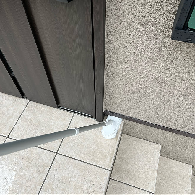 玄関タイル掃除 無印良品掃除グッズ 無印良品 ブラシ 新生活 いつもキレイに などのインテリア実例 22 03 24 18 07 12 Roomclip ルームクリップ
