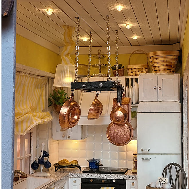 キッチン 電気仕込みました ミニチュア ドールハウスリフォーム中 途中経過 などのインテリア実例 22 02 25 12 01 45 Roomclip ルームクリップ