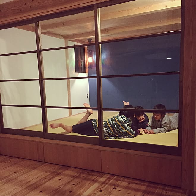 部屋全体 ステンドグラス ガラス引き戸 畳 和室のインテリア実例 16 12 13 34 58 Roomclip ルームクリップ