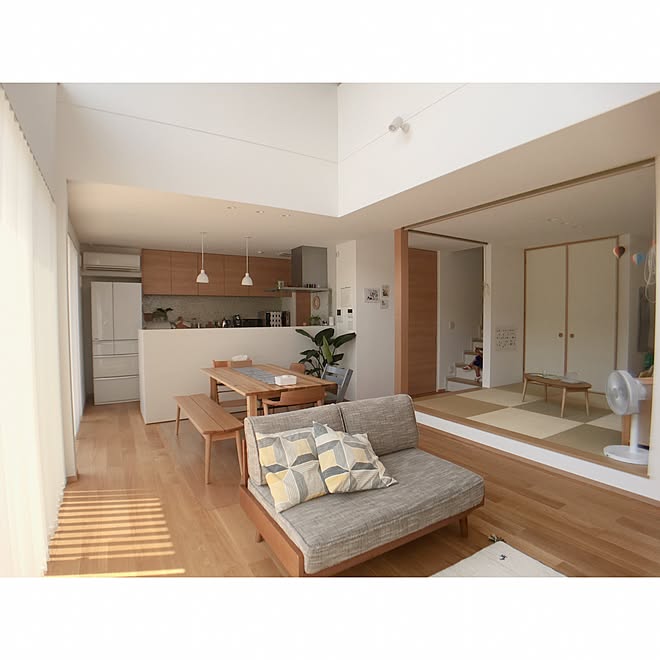 リビング 小上がり和室 Unico ソファ シンプルナチュラル シンプルが好き などのインテリア実例 17 07 19 15 16 03 Roomclip ルームクリップ